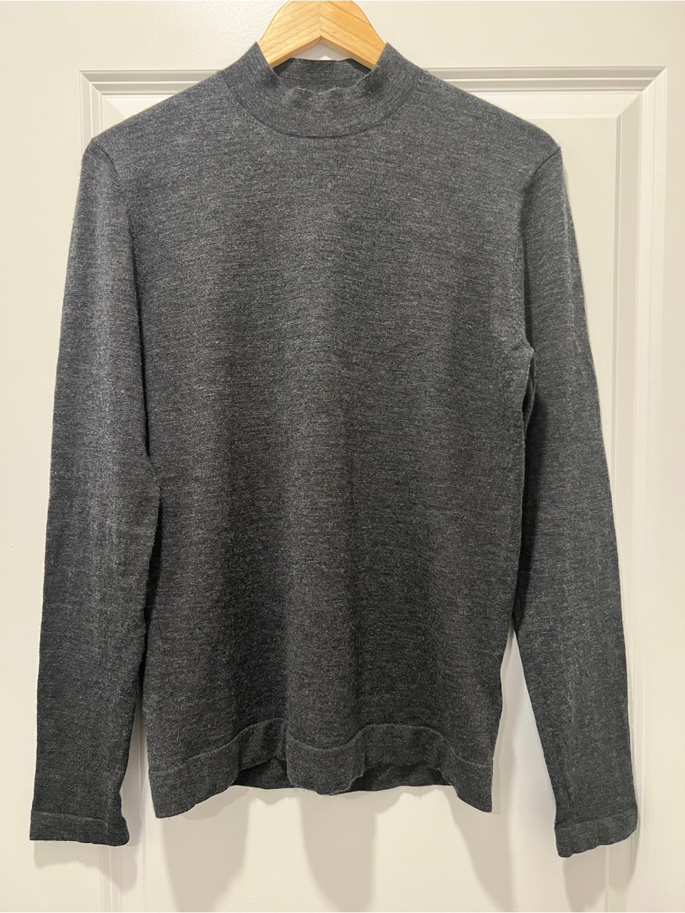 Massimo Dutti Men’s 100% Merino Wool Mockneck Sweater, Medium Dark Gray Like New